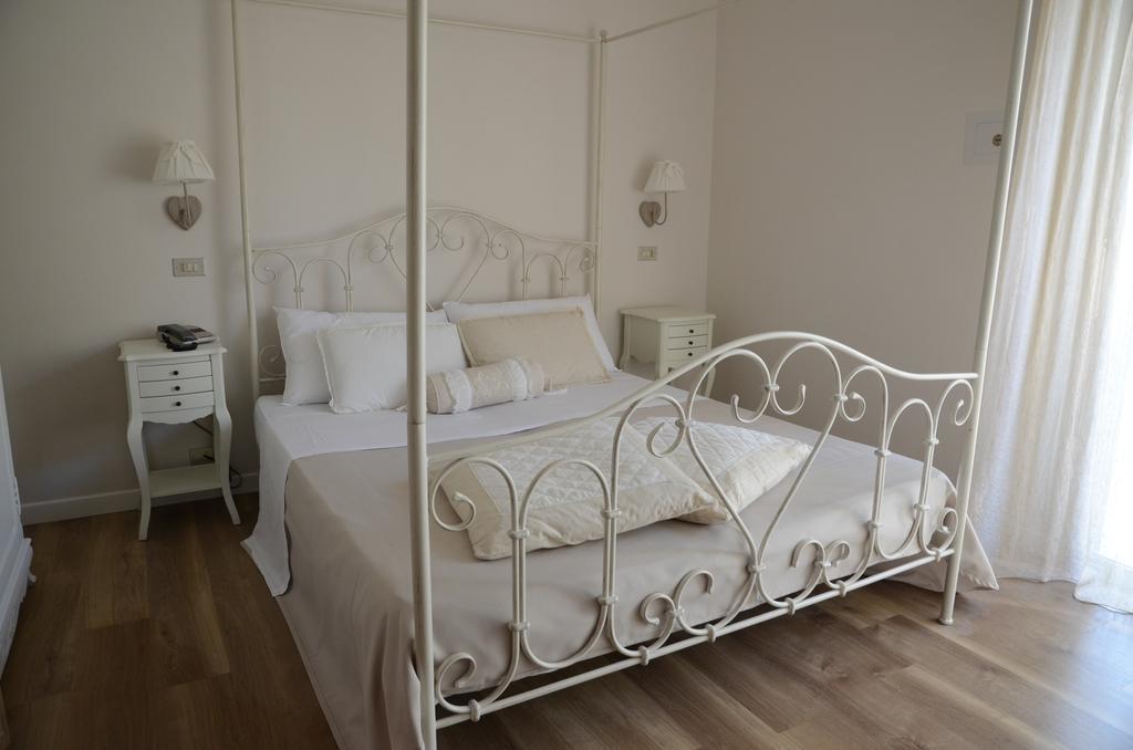Hotel Monique Cervia Buitenkant foto