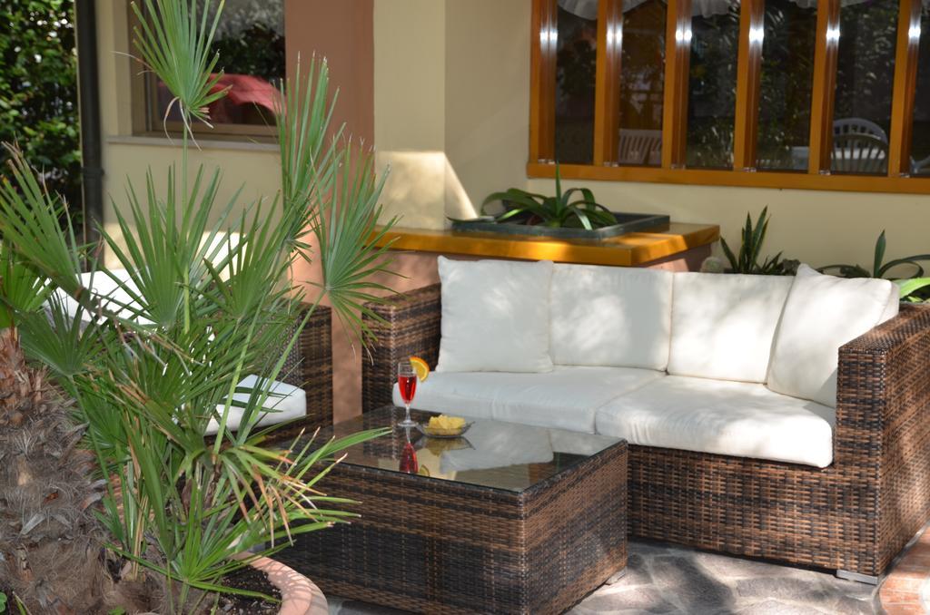 Hotel Monique Cervia Buitenkant foto