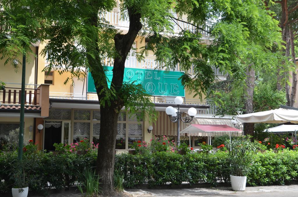 Hotel Monique Cervia Buitenkant foto