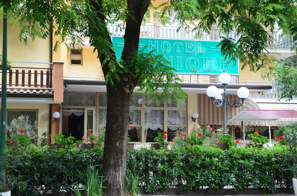 Hotel Monique Cervia Buitenkant foto