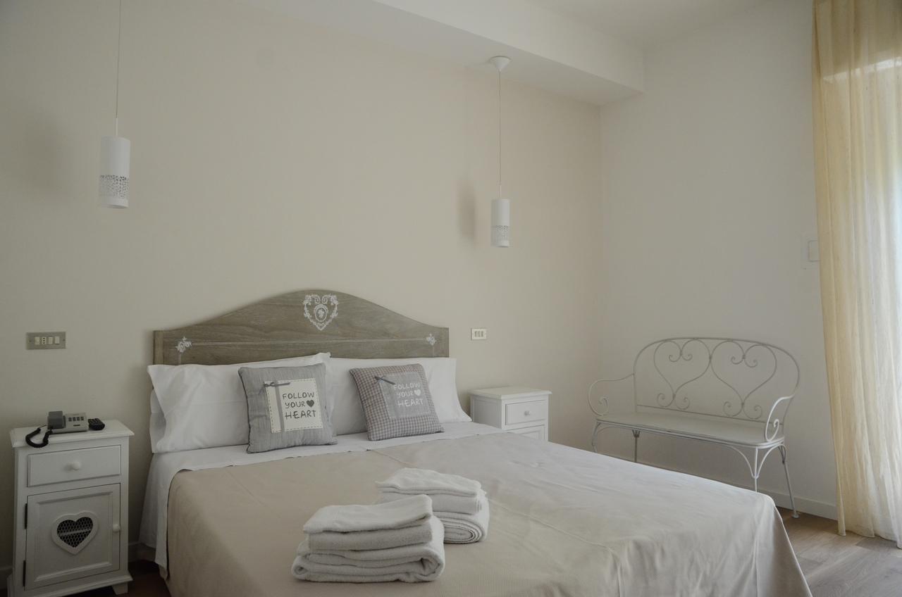 Hotel Monique Cervia Buitenkant foto